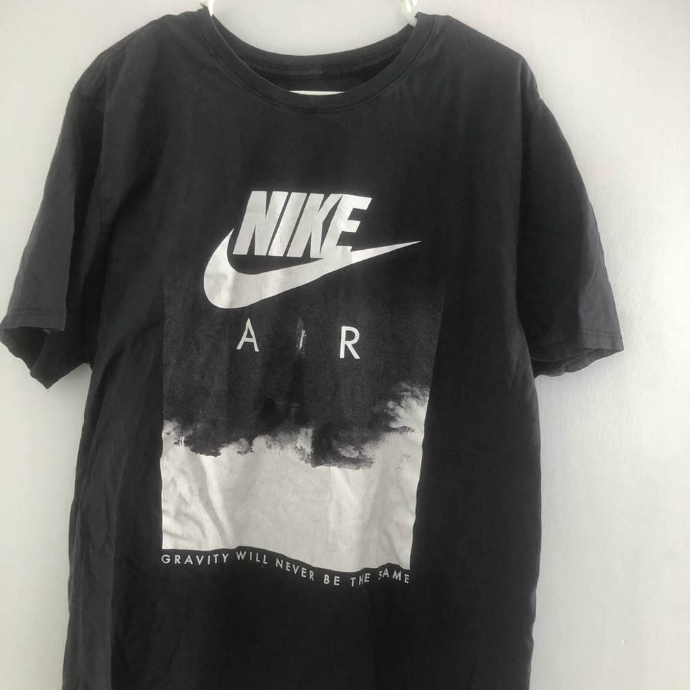 Black Nike Air t-shirt